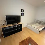 Lägenhet Apartment, Parterre, Fuer 3 Gaeste, Zentral Gelegen, Mitsubishi Halle