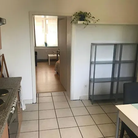 Appartement Apartment, Parterre, Fuer 3 Gaeste, Zentral Gelegen, Mitsubishi Halle *