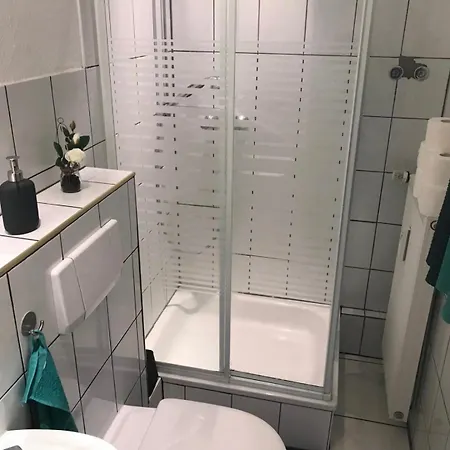 Apartment, Parterre, Fuer 3 Gaeste, Zentral Gelegen, Mitsubishi Halle Appartement