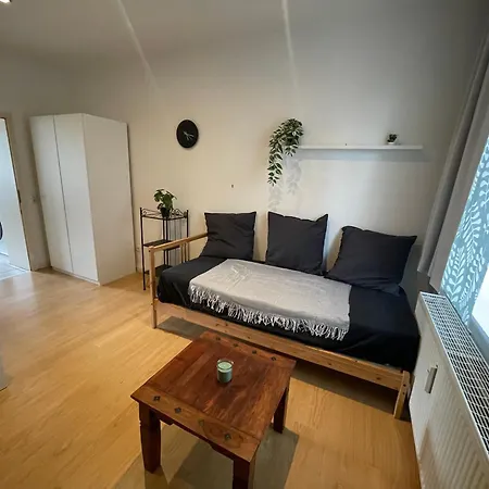 Apartment, Parterre, Fuer 3 Gaeste, Zentral Gelegen, Mitsubishi Halle Appartement Düsseldorf