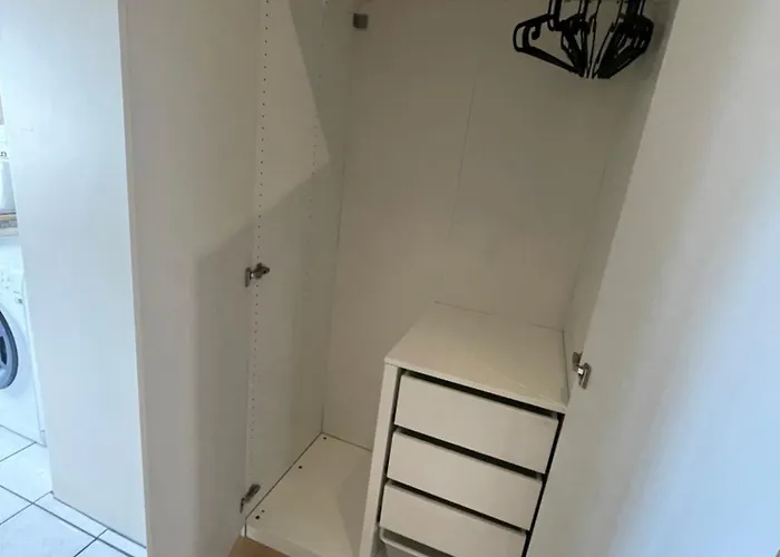 Apartment, Parterre, Fuer 3 Gaeste, Zentral Gelegen, Mitsubishi Halle *